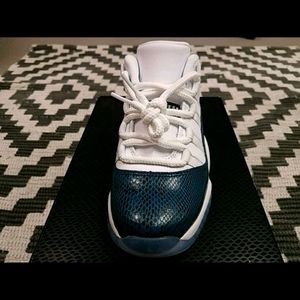 Jordan 11 Low Retro LE Snakeskin * Size 6 Boys *